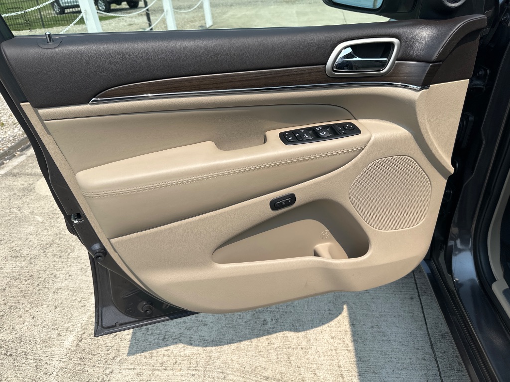 2017 Jeep Grand Cherokee Overland - Photo 16