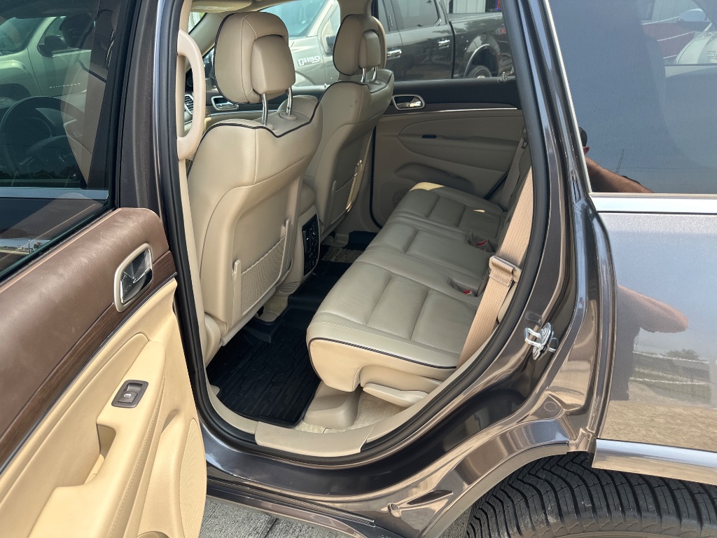 2017 Jeep Grand Cherokee Overland - Photo 24